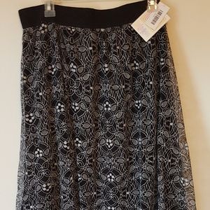 2X LuLaRoe Lola black and white lace floral, NEW
